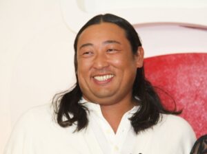 秋山竜次:ロバート