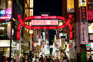 シニアにおすすめできない移住先東京歌舞伎町