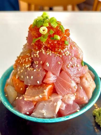 海鮮丼（静岡県・駿河湾沼津SA）