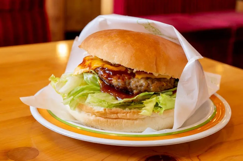 自慢のドミグラスバーガー